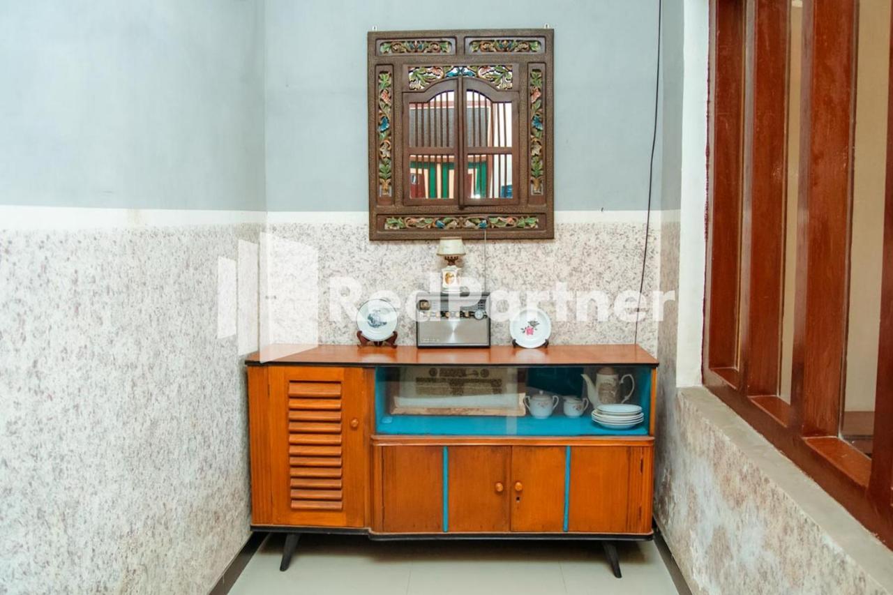 Hotel Flamboyan Asri Syariah Mitra Reddoorz Near Kampung Inggris Pare Exterior foto