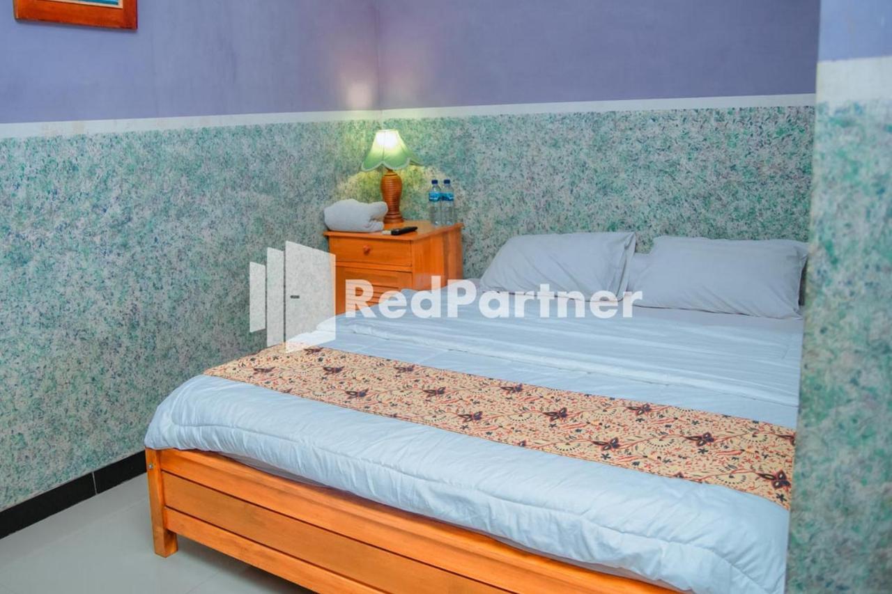 Hotel Flamboyan Asri Syariah Mitra Reddoorz Near Kampung Inggris Pare Exterior foto